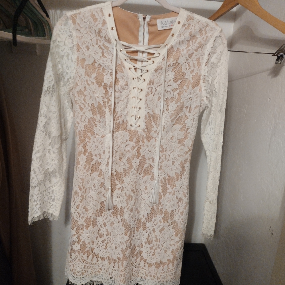 White Lace Long Sleeve Dress